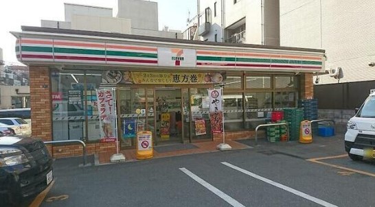 コンビニ　セブンイレブン原宿外苑店（コンビニ）まで115m