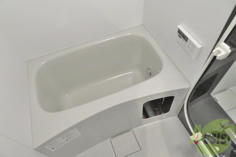 バス・シャワールーム　追い炊きも付いており、ゆったりお風呂に入れそうですね。