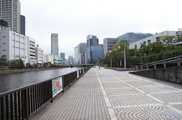 公園　区立高浜運河沿緑地（公園）まで615m