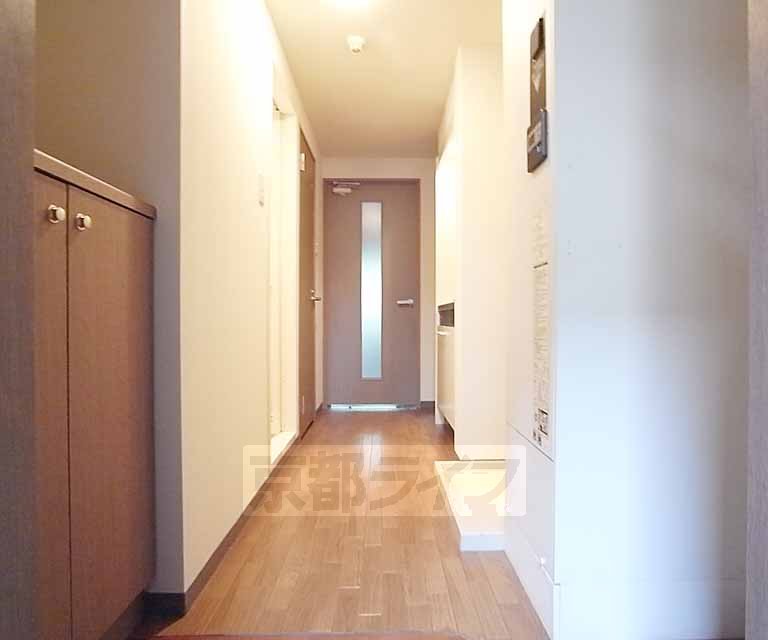 その他部屋・スペース　圧迫感のない廊下です。