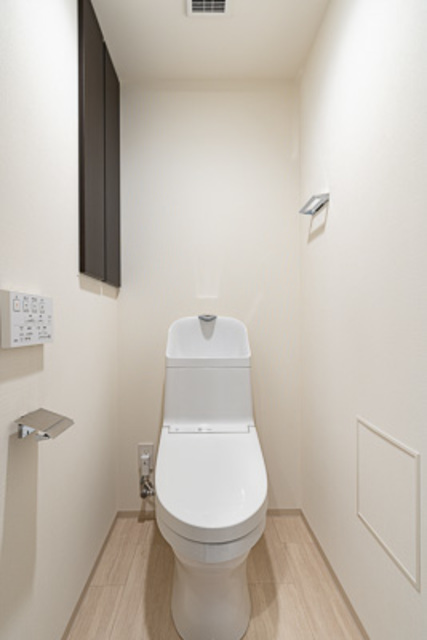 トイレ　※写真は同タイプ住戸です。