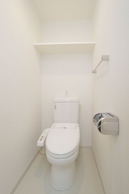 トイレ　※写真は同タイプ住戸です。