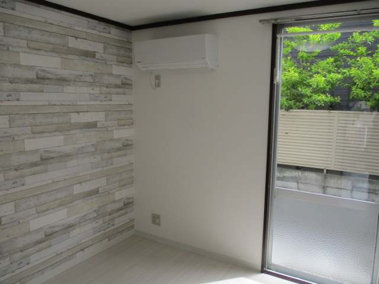 居室・リビング　明るいお部屋です・エアコン完備・ＣＡＴＶ対応