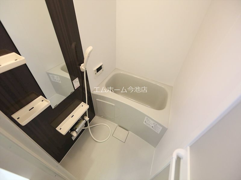 バス・シャワールーム　追い焚き湯張り機能付バス