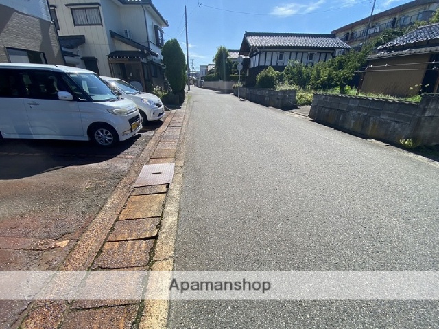 その他　前面道路（その他）まで0m