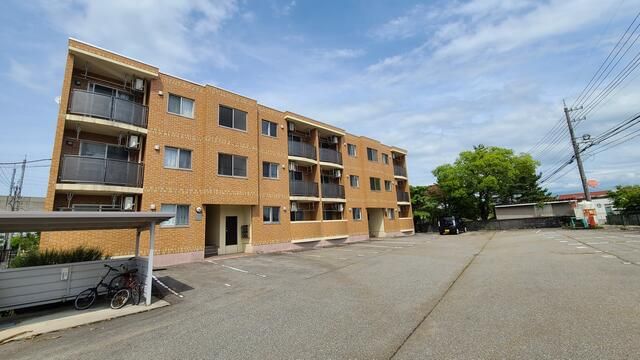 建物外観　外観は落ち着いています