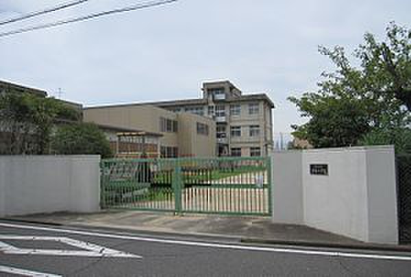 小学校　沢池小学校（小学校）まで450m