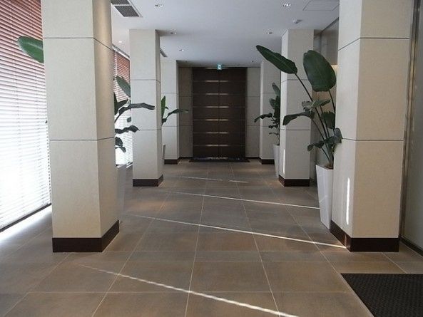 エントランス　共用部分☆