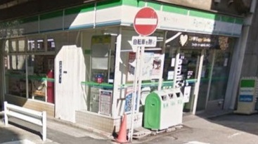 コンビニ　ファミリーマート（コンビニ）まで50m