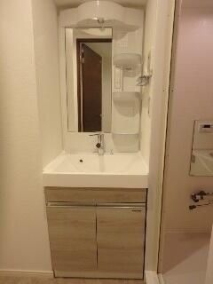 洗面設備　別部屋参考写真となります。