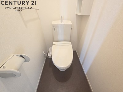 トイレ　温水洗浄便座付きのトイレです♪