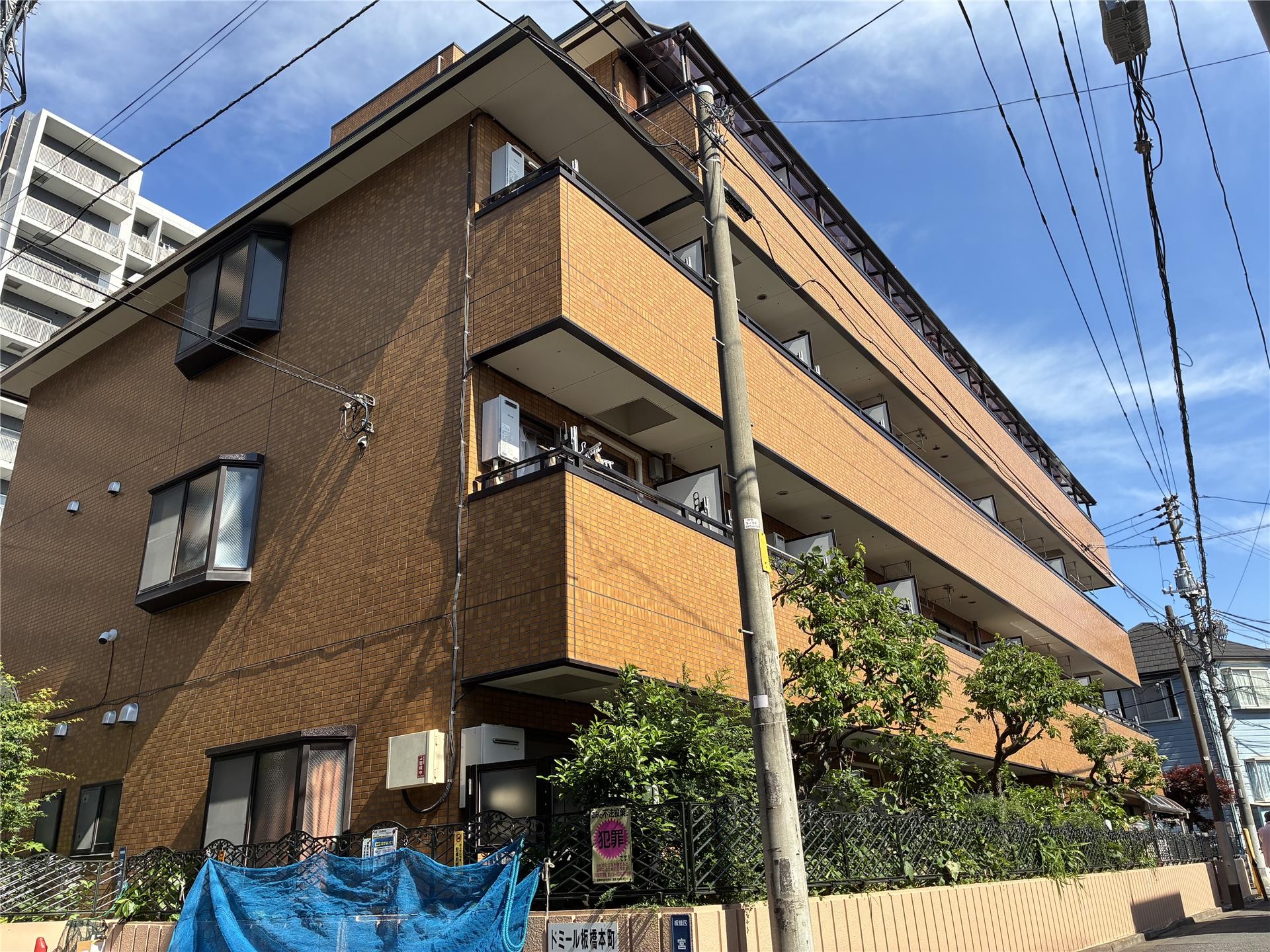 ドミール板橋本町の外観写真