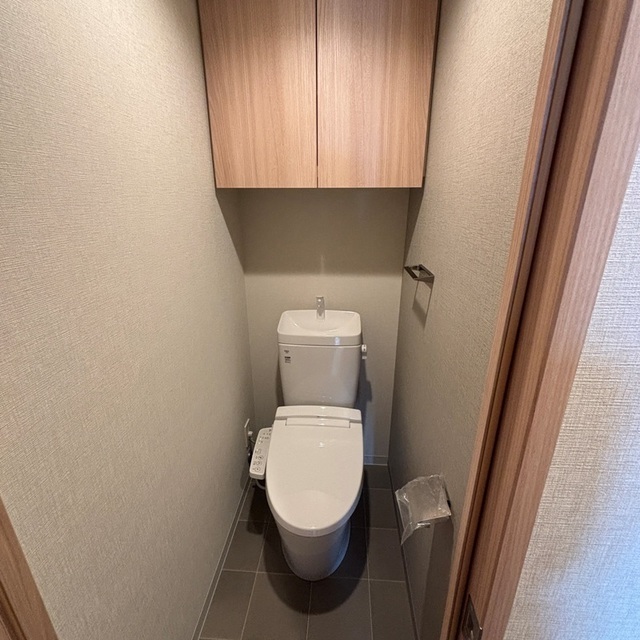 トイレ　写真は同タイプ住戸です。