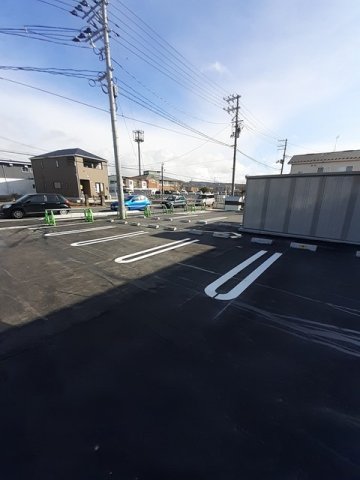 駐車場　車をお持ちの方に嬉しい駐車場付きの物件です