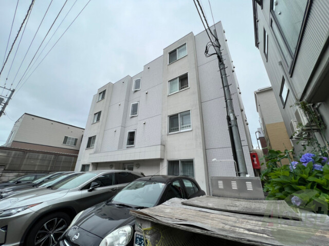 建物外観　札幌市中央区宮の森三条「ア・ラモード宮の森」