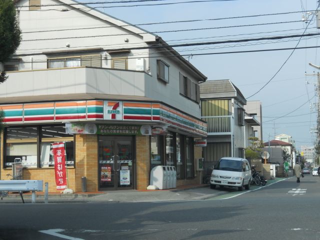 コンビニ　セブンイレブン（コンビニ）まで60m