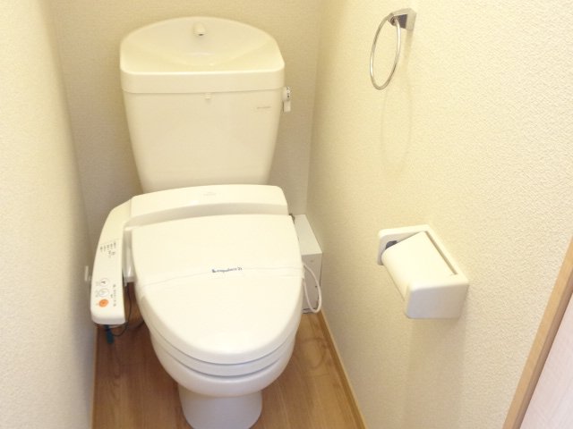 その他　温水洗浄便座完備