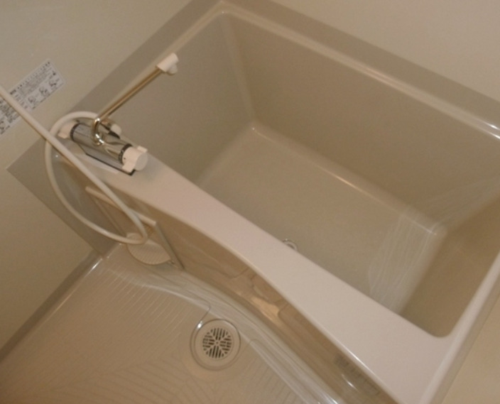 バス・シャワールーム　別部屋の画像を使用しております。