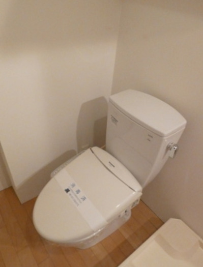 トイレ　別部屋の画像を使用しております。
