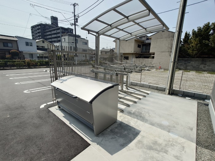その他共有部分　敷地内ゴミ収集BOX／自転車置き場（サイクルラック12台）
