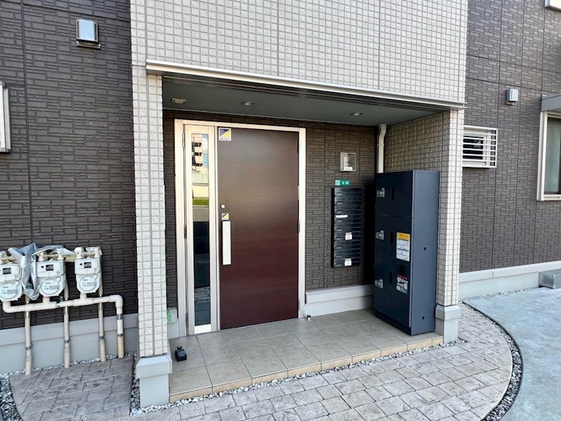 エントランス　エントランスは安全配慮のオートロック付きです