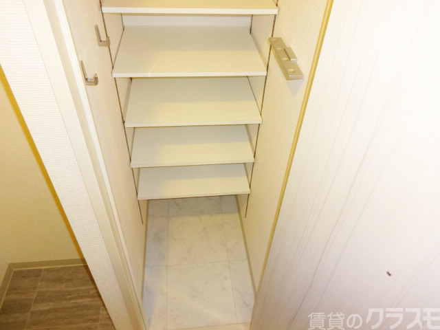 玄関　シューズクローゼットもございます☆玄関周りもキレイに出来ます