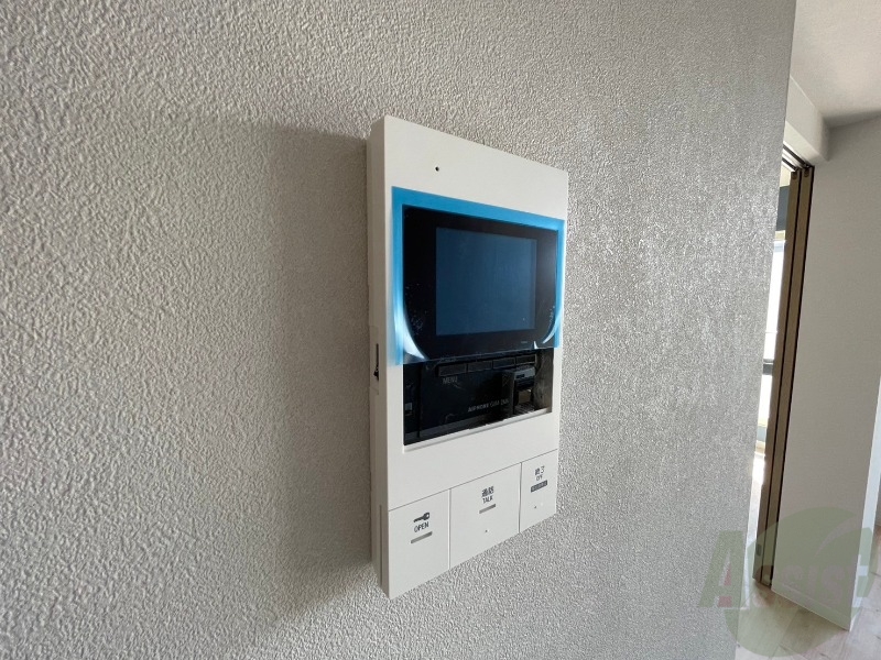 セキュリティ　ＴＶモニター付インターホンです。来客者の顔が見えるので安心！