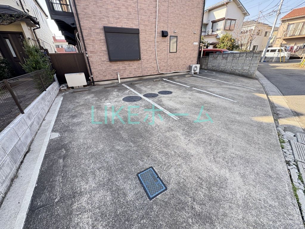駐車場　駐車場