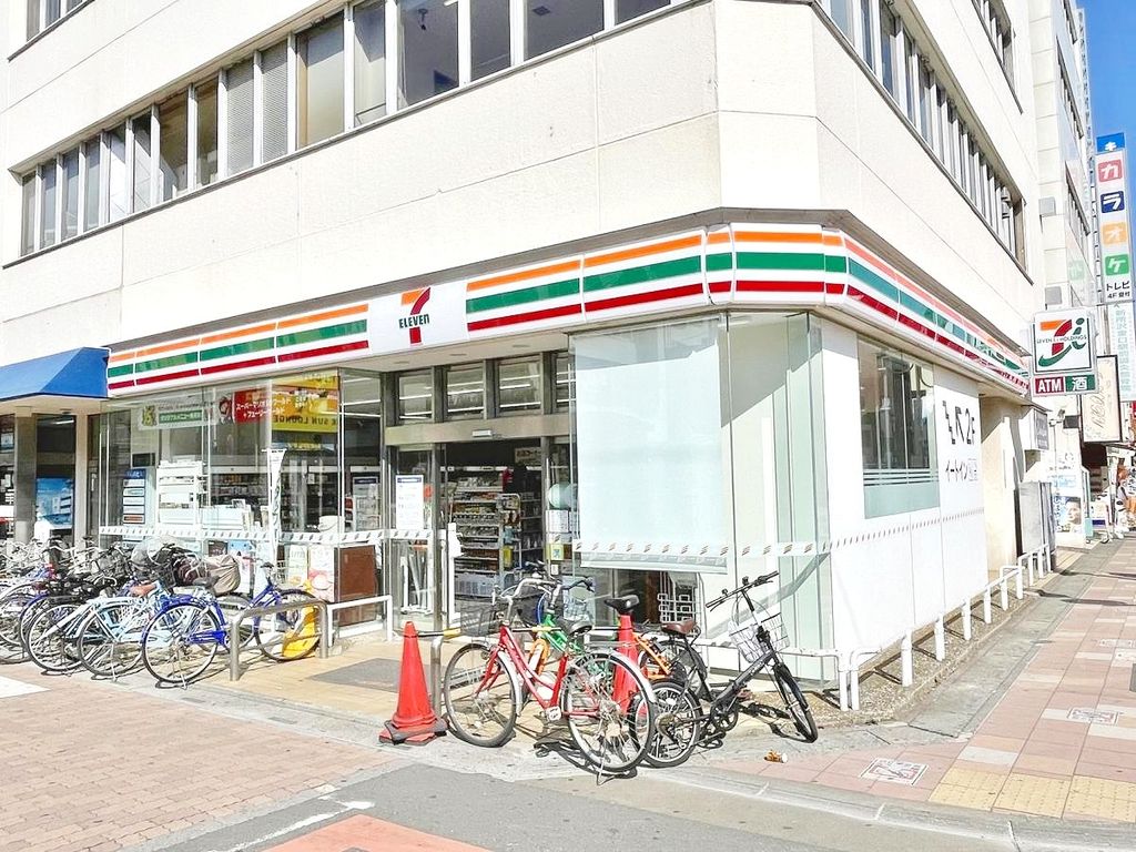 コンビニ　セブンイレブン新所沢駅東口店（コンビニ）まで220m