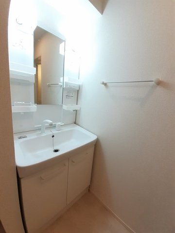 洗面設備　使いやすい洗面所です