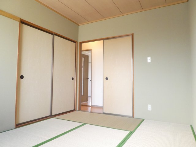 ＪＲ山陽本線 魚住駅 徒歩15分 2階建 築31年の居間写真