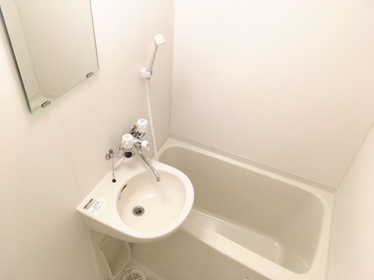バス・シャワールーム　浴室換気乾燥機付き