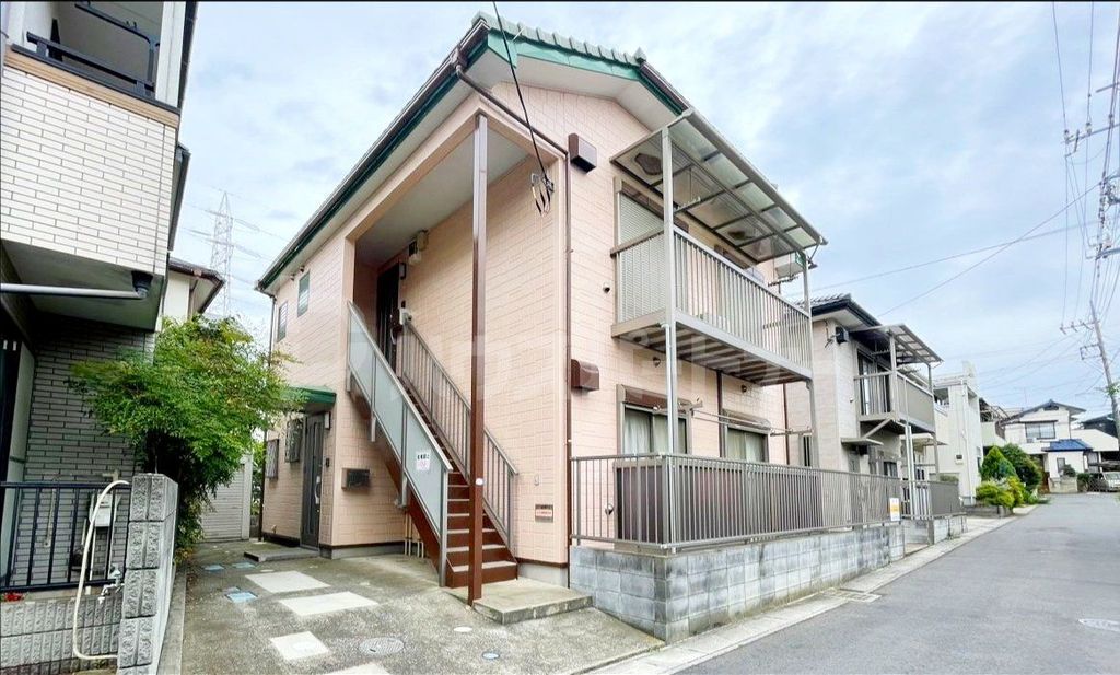 建物外観　駐車場