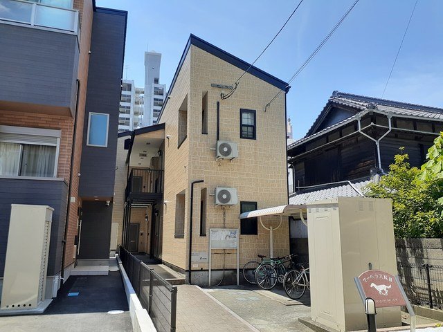 建物外観　落ち着いた雰囲気の外観です