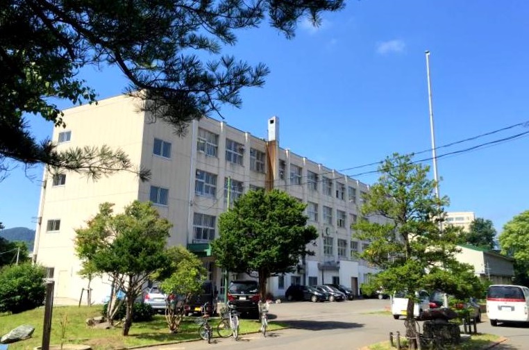 小学校　札幌市立旭小学校（小学校）まで530m