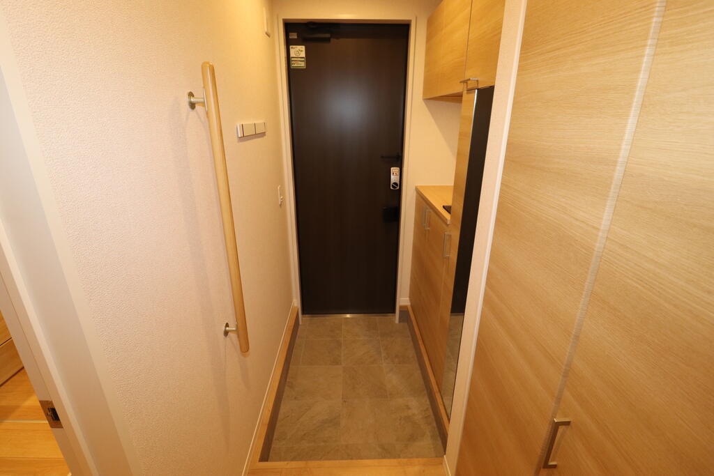玄関　玄関：画像は同社類似物件の写真