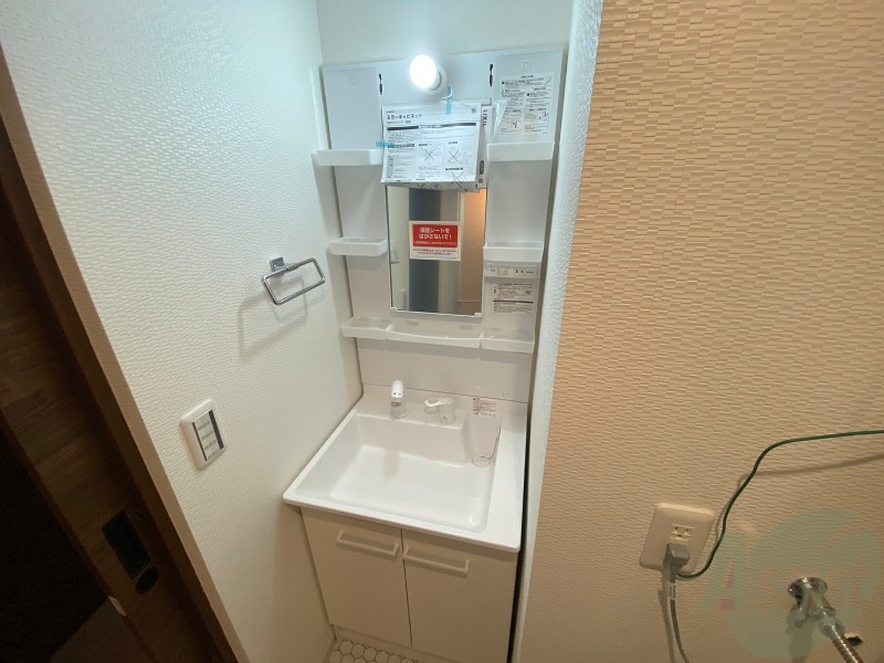 洗面設備　こちらに洗面台があります。朝の洗顔はこちらで。