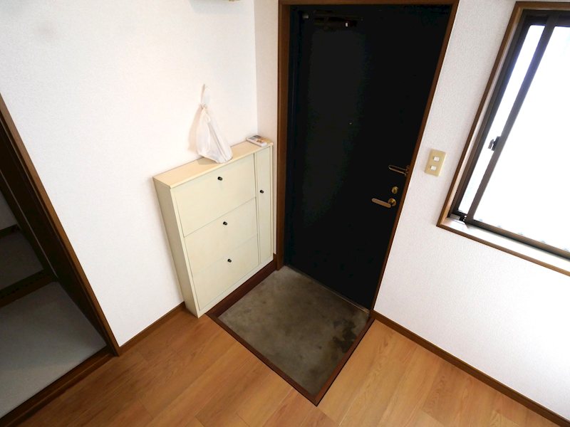 プレズントハイツ麻生2号館の玄関写真
