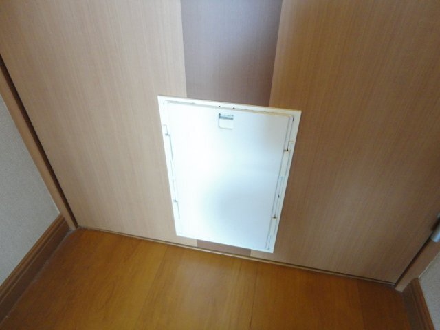 その他部屋・スペース　ペットくぐり戸付ドア