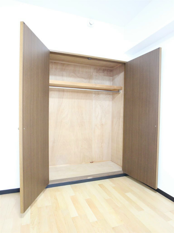収納　写真は同物件の別号室です。