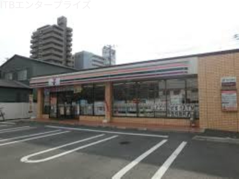 コンビニ　セブンイレブン浜松山下町店（コンビニ）まで215m