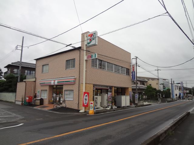 コンビニ　セブンイレブン（コンビニ）まで540m