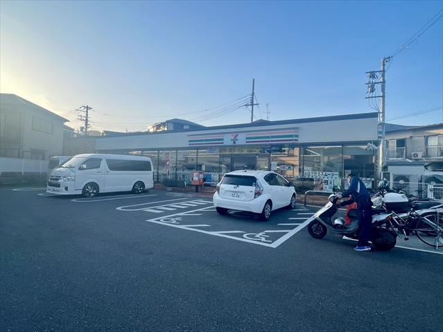 コンビニ　セブン－イレブン箕面坊島１丁目店（コンビニ）まで1069m