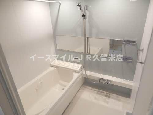 バス・シャワールーム　落ち着いた空間のお風呂です