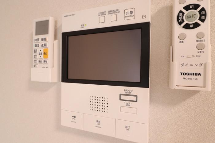 セキュリティ　モニター付きインターホン