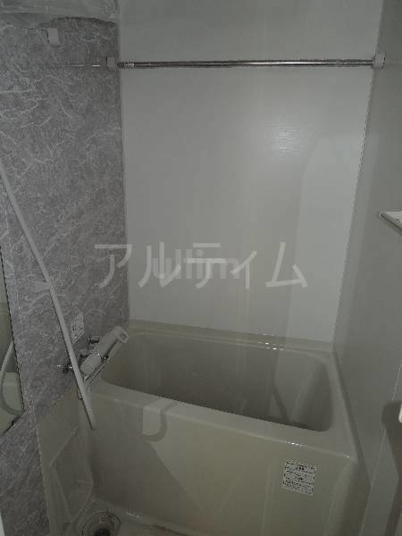 バス・シャワールーム　※別のお部屋の写真です