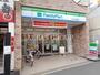 コンビニ　ファミリーマート井土ヶ谷駅前店（コンビニ）まで5m
