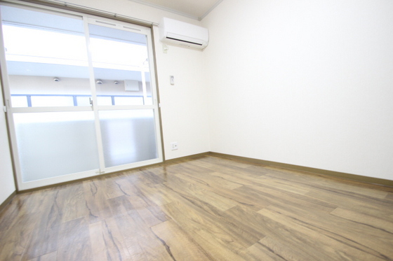 居室・リビング　※別部屋の写真です