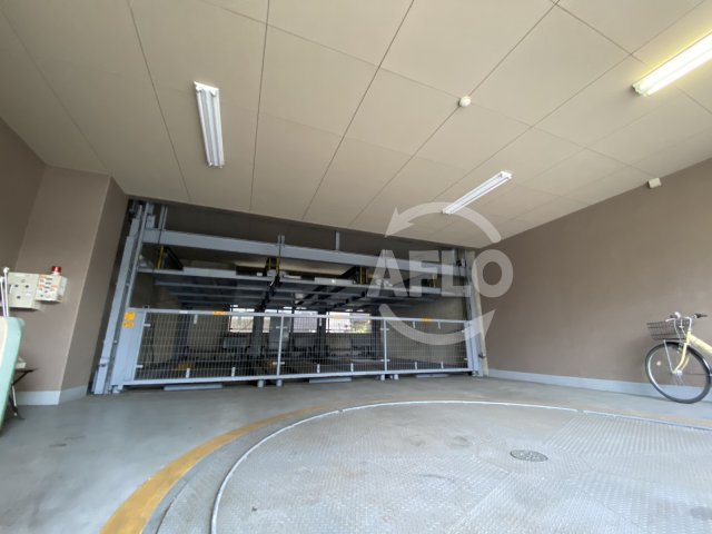 駐車場　リーガル天神橋　駐車場