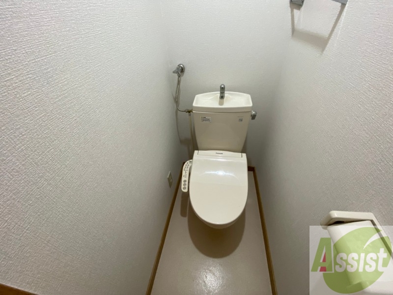 トイレ　こちらはトイレです。清潔感があり、安心して使用できます。